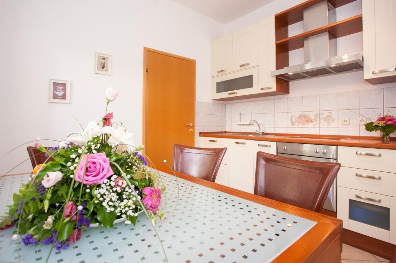 Apartments Dino Кърк Екстериор снимка